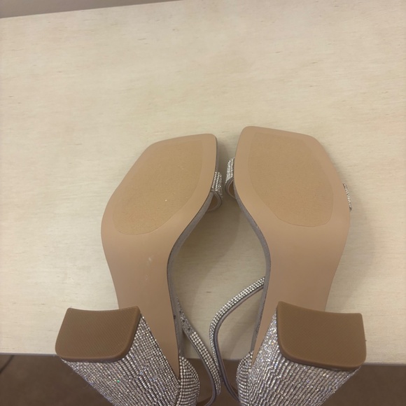 Steve Madden women’s Tiaa Heeled Sandal- size 8 - Picture 2 of 3